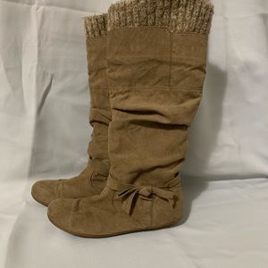 Cute Brown boots size 6